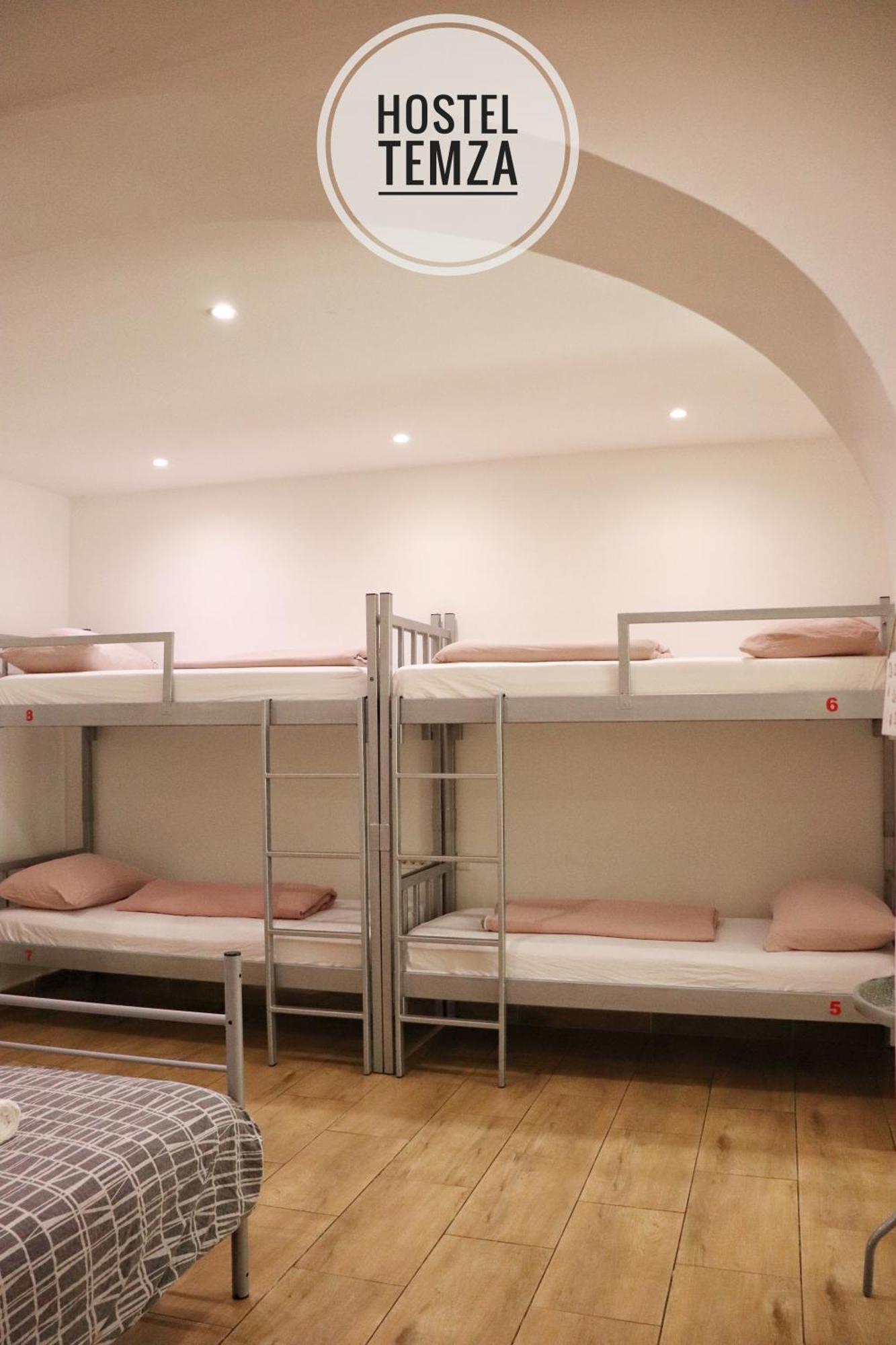 Hostel Temza Zagreb Buitenkant foto