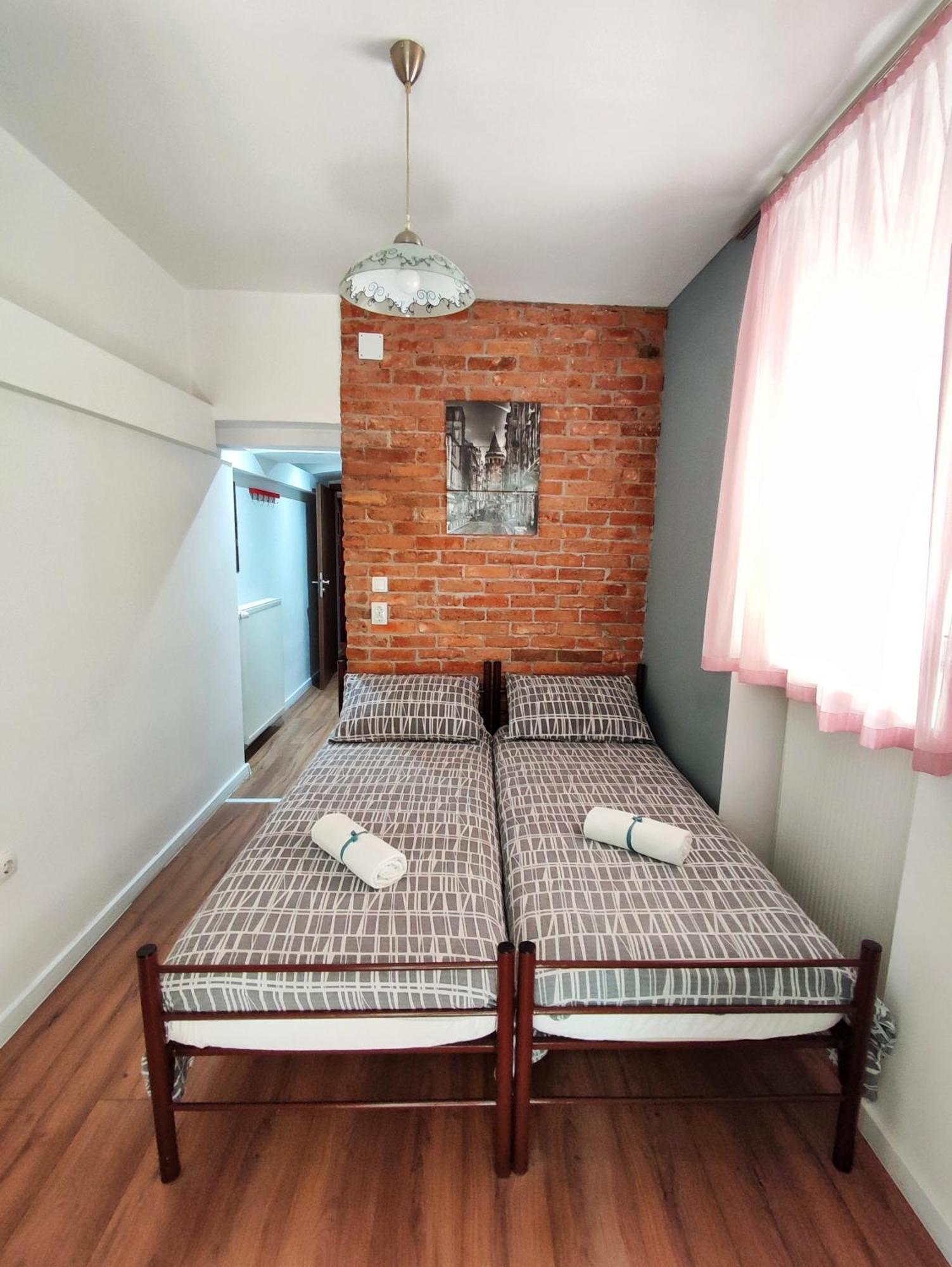 Hostel Temza Zagreb Buitenkant foto