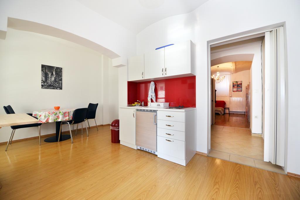 Hostel Temza Zagreb Buitenkant foto
