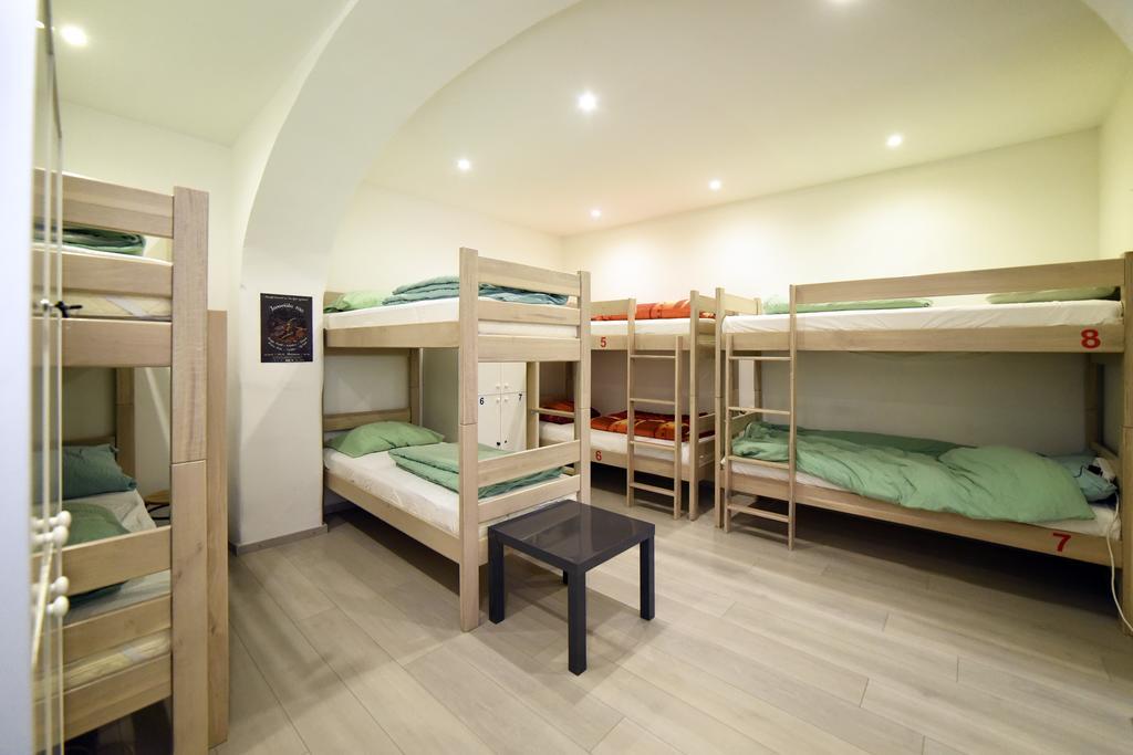 Hostel Temza Zagreb Buitenkant foto