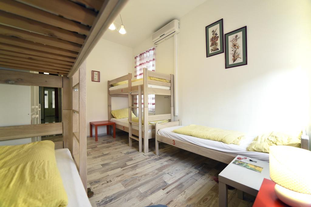 Hostel Temza Zagreb Buitenkant foto