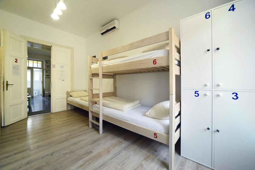 Hostel Temza Zagreb Buitenkant foto