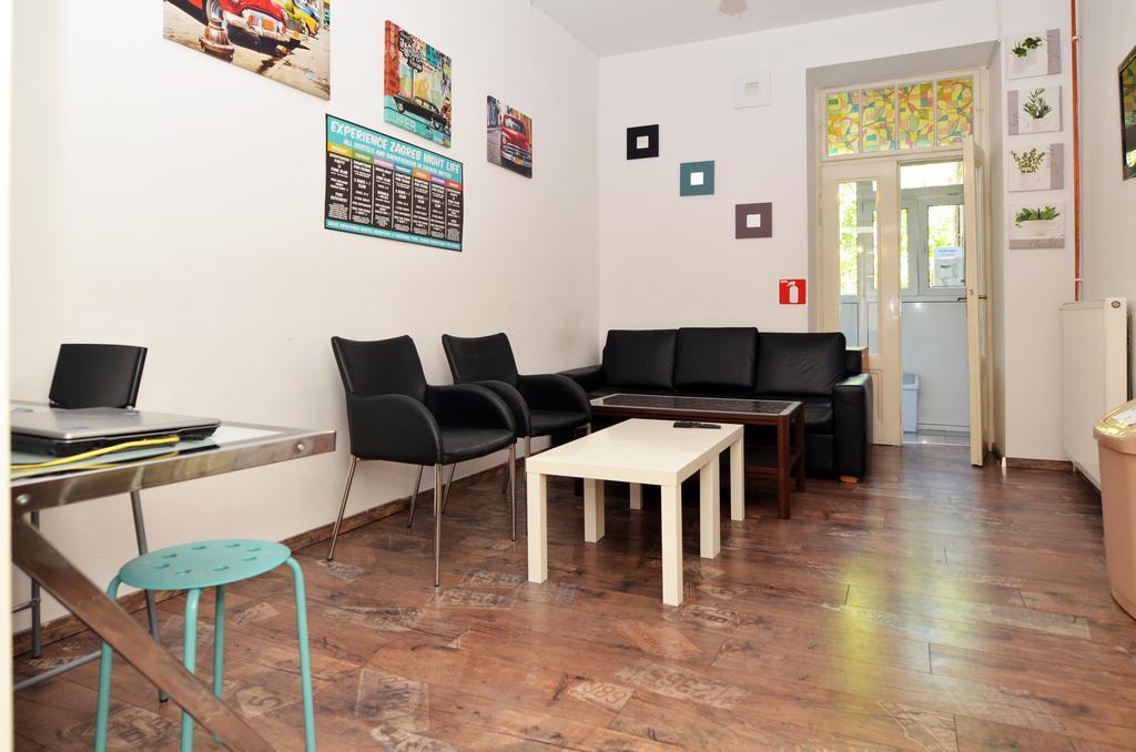 Hostel Temza Zagreb Buitenkant foto
